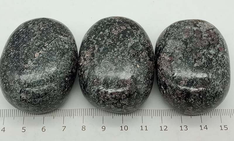 Spinel Matrix Palmstones (India) Spinel Matrix Palmstones (India)